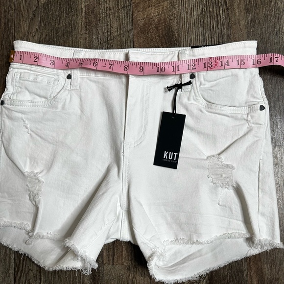 Kut from the Kloth White Jean Shorts Fitted Design - Picture 5 of 6